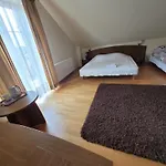 Nocleg ze śniadaniem Dworek Biesiadny