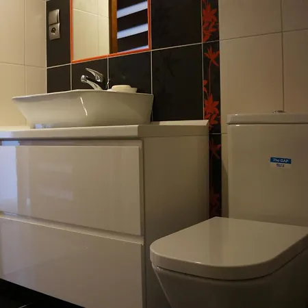Dworek Biesiadny Bed & Breakfast 3*