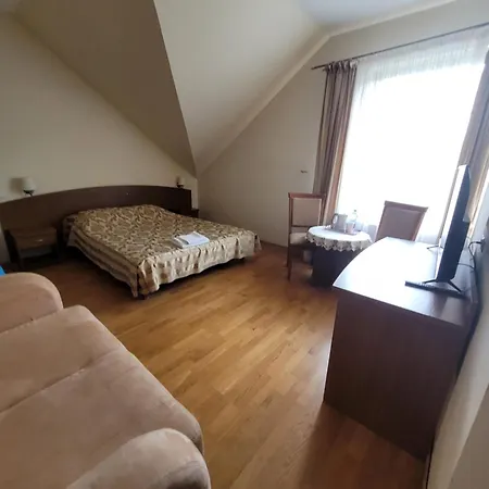 Dworek Biesiadny 3* Radzewice
