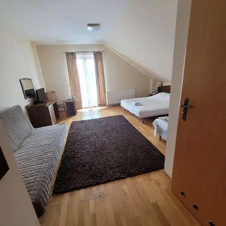 Dworek Biesiadny 3* Radzewice