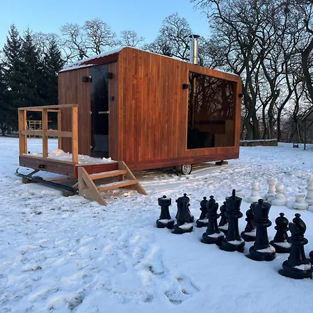 Bed & Breakfast Dworek Biesiadny Radzewice