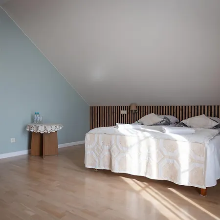 Dworek Biesiadny Bed & Breakfast