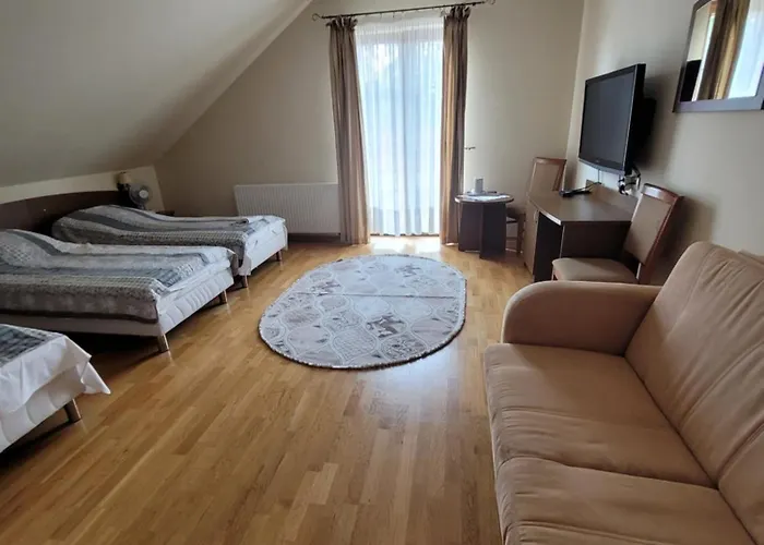 Dworek Biesiadny Bed & Breakfast