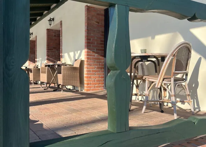 Dworek Biesiadny Bed & Breakfast