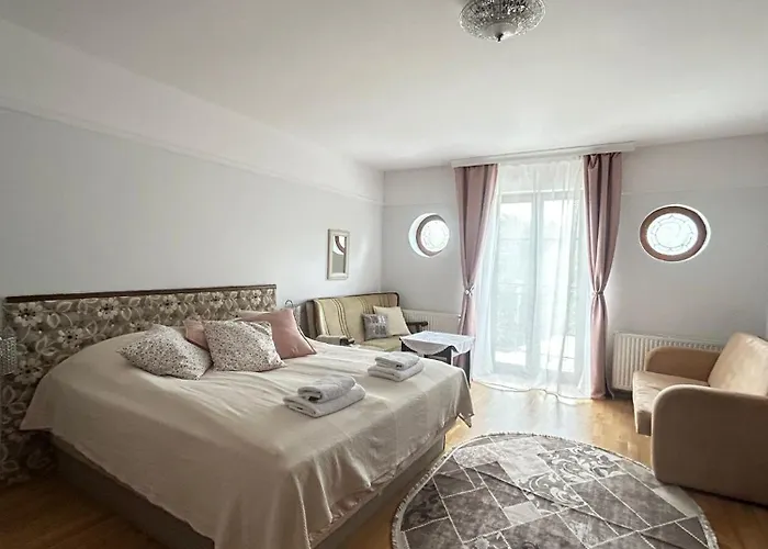 Bed & Breakfast Dworek Biesiadny Radzewice